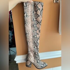 NEW- Brown and Black SnakeSkin Knee High boots Size 6.5